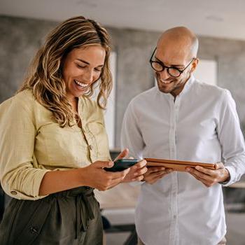 A couple schedules a meeting with a Patelco Home Loan Consultant.